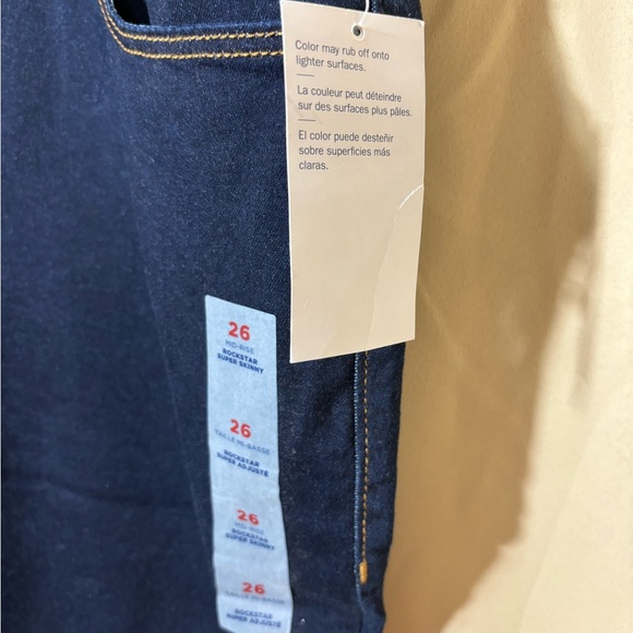 NWT Old Navy Mid Rise Skinny Jeans - Picture 8 of 8